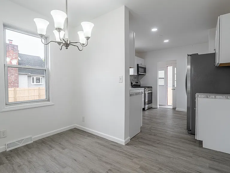 129 S Coles Ave — Photo 7
