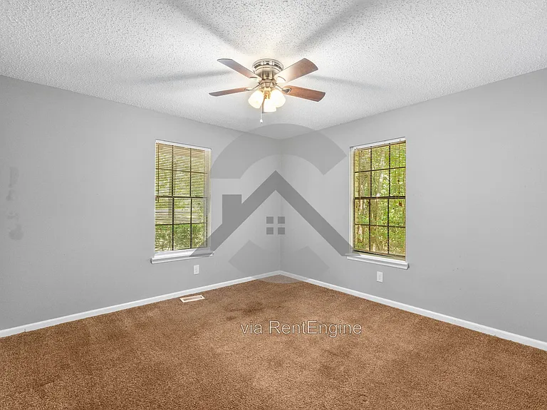 108 Robin Ln — Photo 13