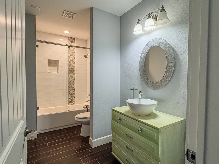 2901 Lee St #1 — Photo 12