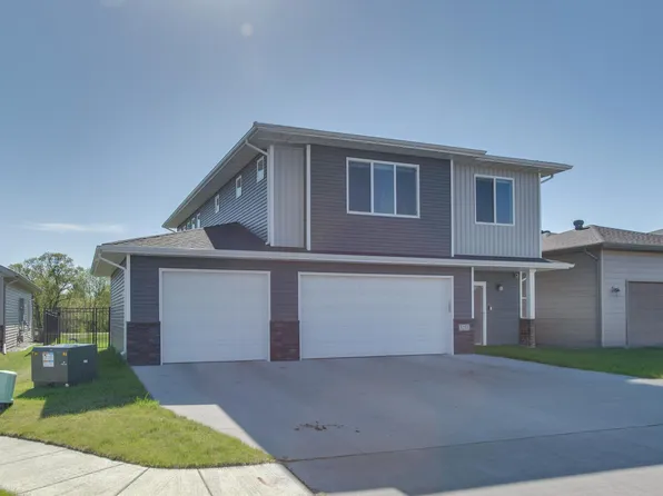 3255 10th St N, Fargo, ND 58102