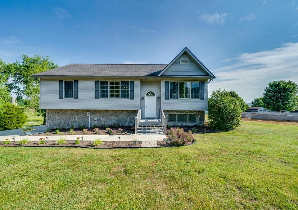 1st image of 122 Mustang Valley Ln