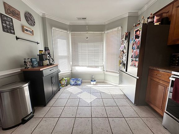 4th image of 434 Wayman Ln