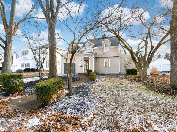 243 E Schreyer Pl, Columbus, OH 43214