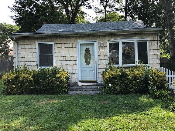 3rd image of 117 Alder Dr