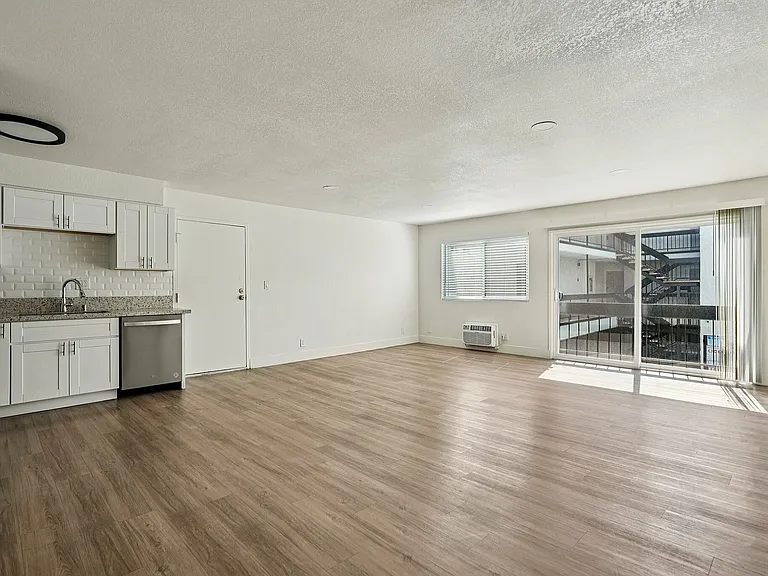 2x2 Open Concept Floorplan