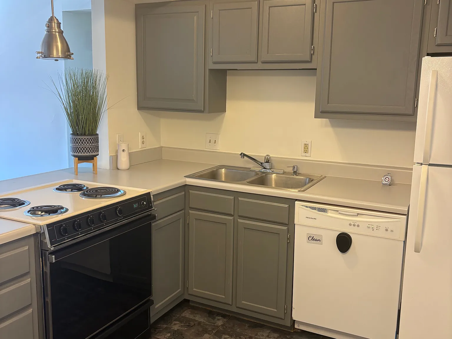 2 bed, 804 sqft, $1,400 — Photo 3