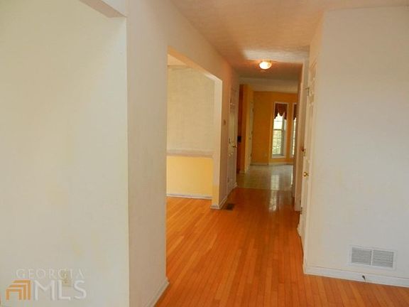 4th image of 729 Forestglen Dr Unit 1