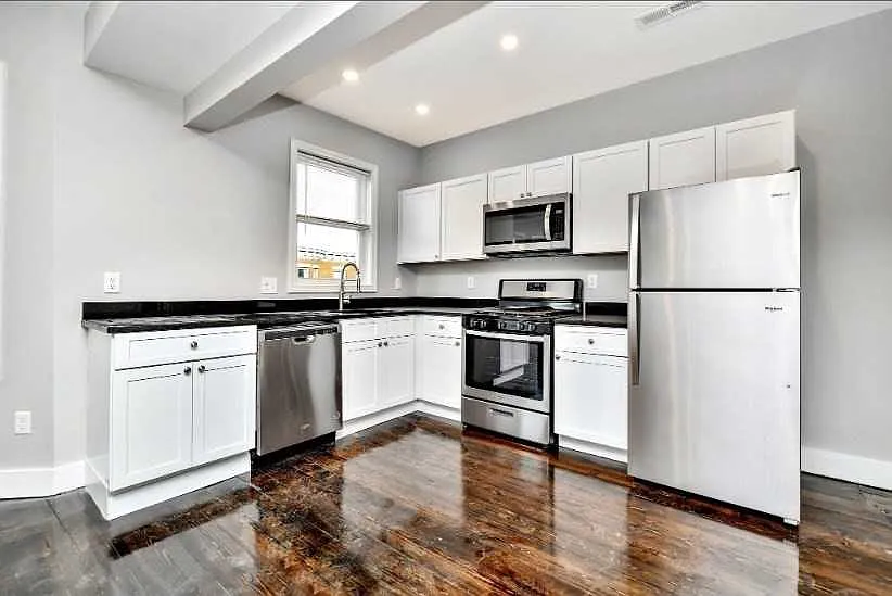 2 bed, $3,200 — Photo 2