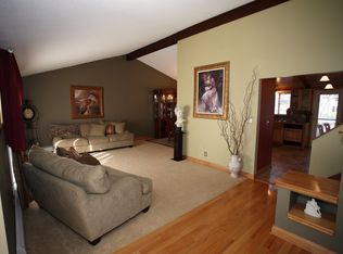330 Robin Hill Dr, Buffalo, NY 14221