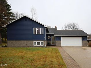 106 Jerome St, Thief River Falls, MN 56701