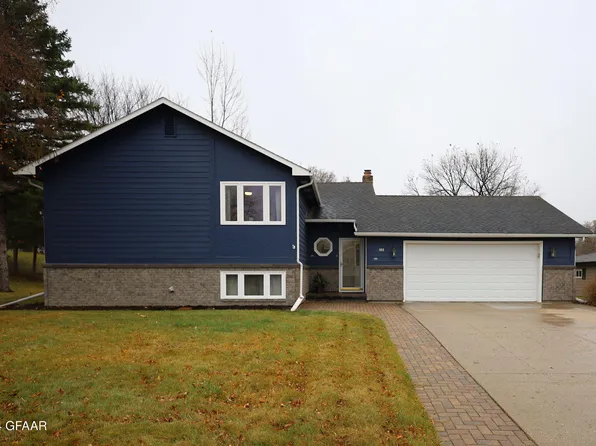 106 Jerome St, Thief River Falls, MN 56701