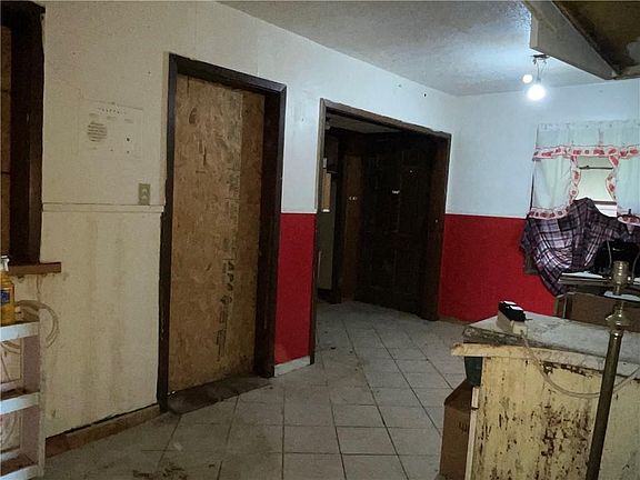 3rd image of 1117 Cardinal Ave