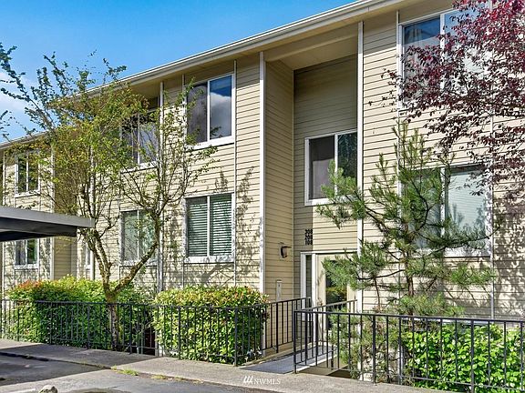 2nd image of 2421 SW Trenton St APT 308