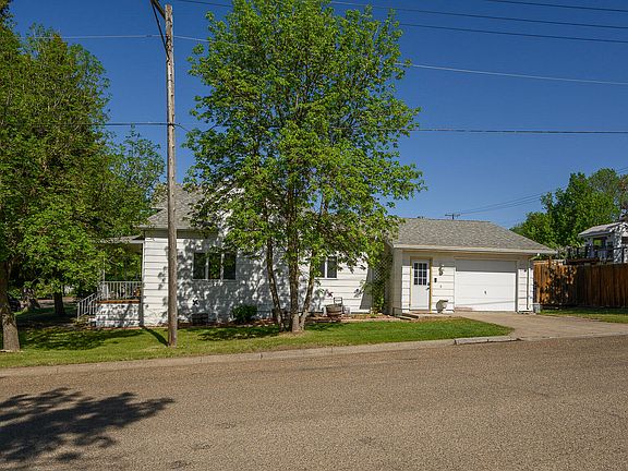 2nd image of 822 4th Ave
