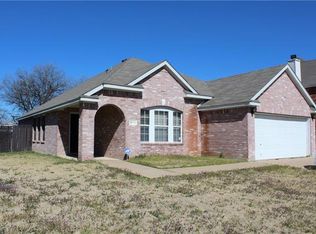 2111 Bolivar Dr, Arlington, TX 76002