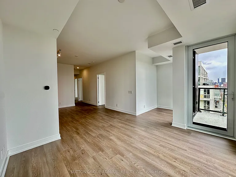1660 Bloor St W #903 — Photo 14