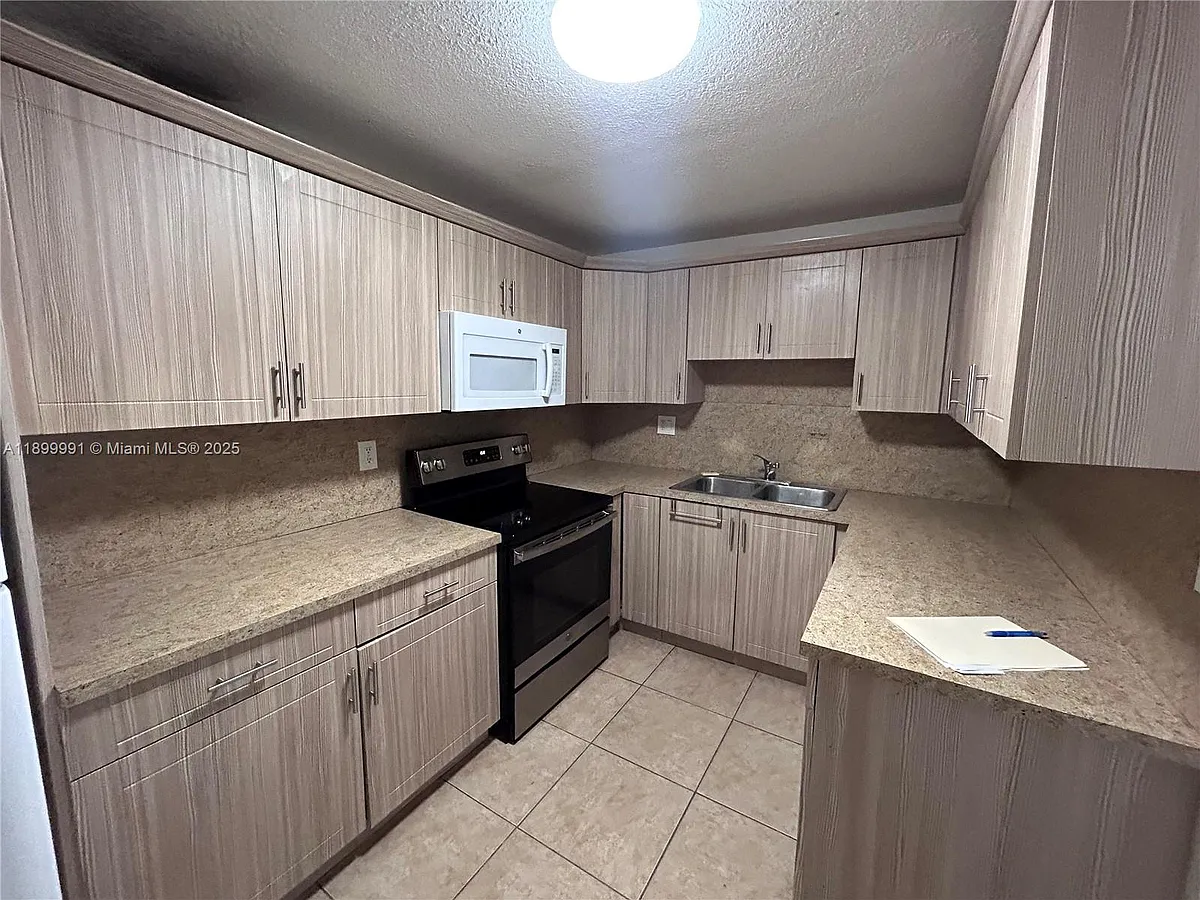 Building Photo - 14250 SW 62nd St #302