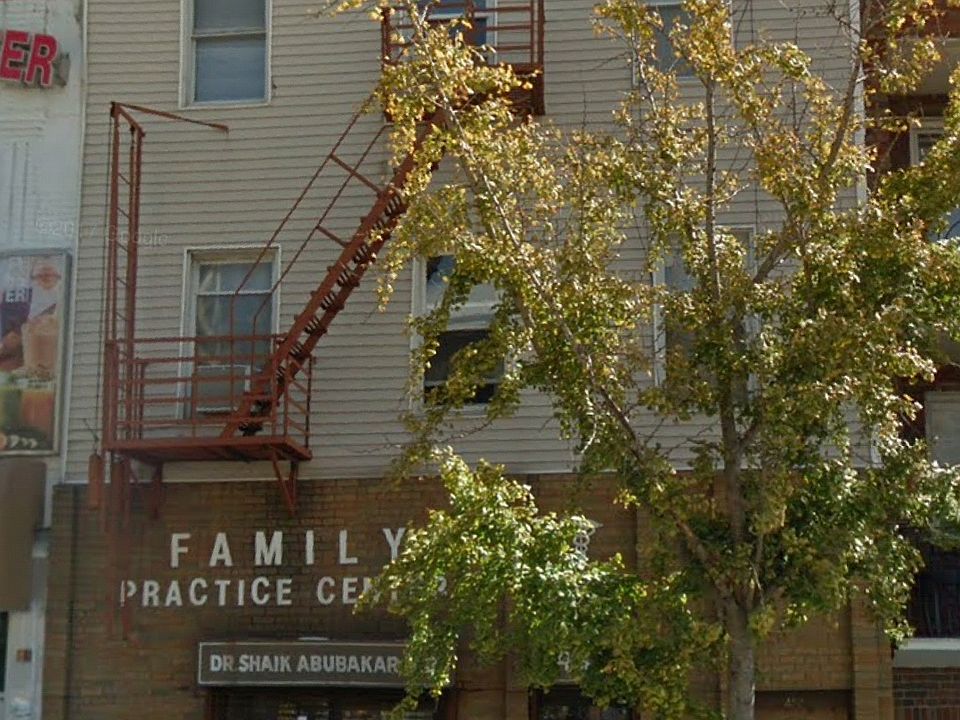 1st image of 452 Central Ave #4