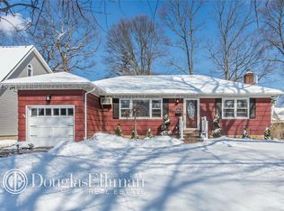 65 McKinley St, Massapequa Park, NY 11762