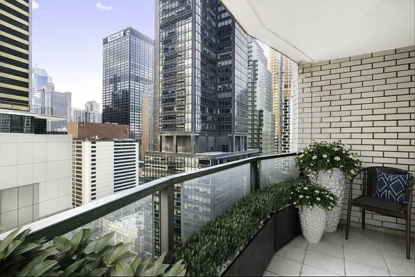 Rented by Compass | media 21