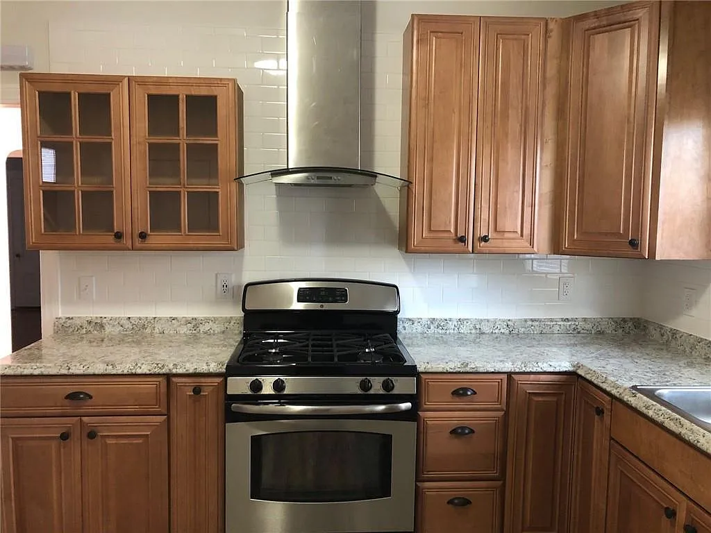 3 bed, 1401 sqft, $2,450 — Photo 4