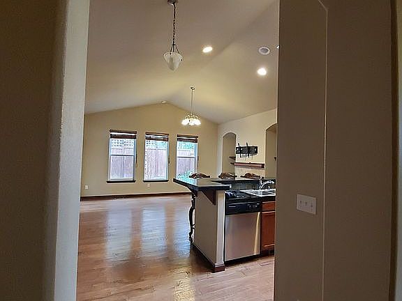 5th image of 4637 Helena Ave SE