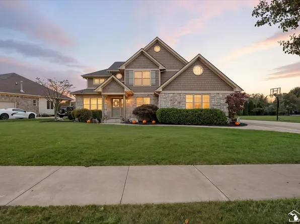 8439 Eagle Pointe Dr, Newport, MI 48166