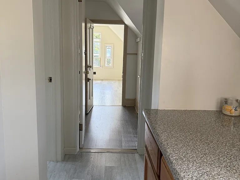1559 Bay Ridge Ave — Photo 8