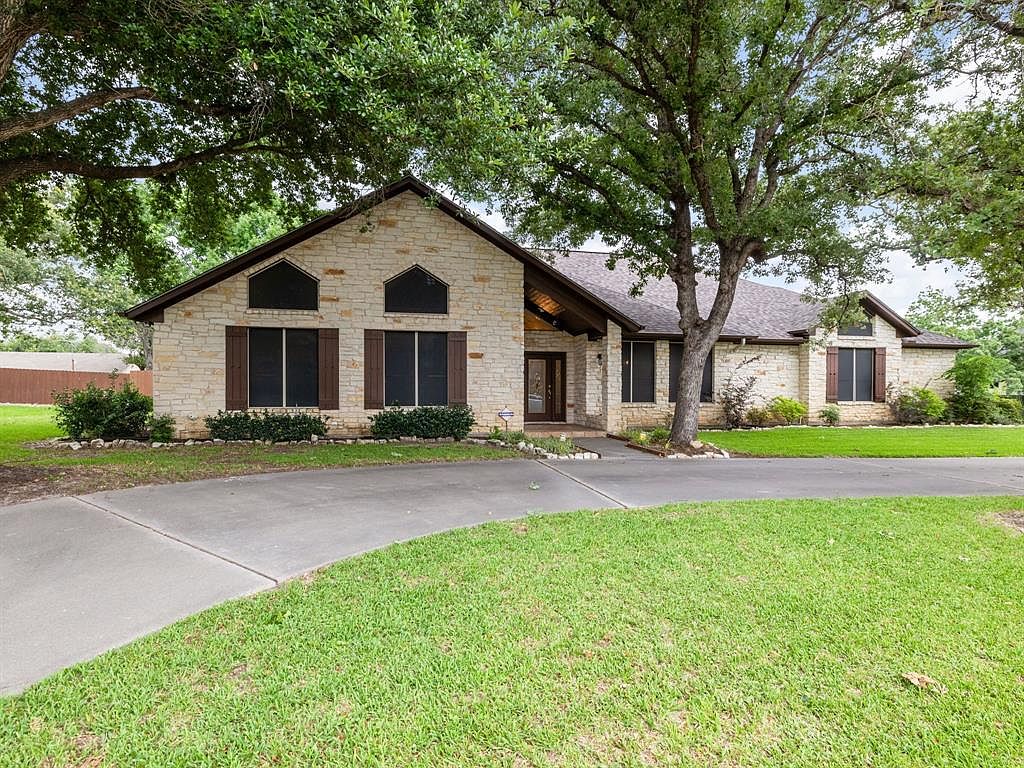 712 Middleton St, Rockdale, TX 76567 | MLS #4369764 | Zillow
