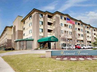 400 Richmond St #326, Appleton, WI 54911