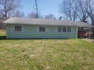 1704 Bradshaw Garden Rd, Knoxville, TN 37912