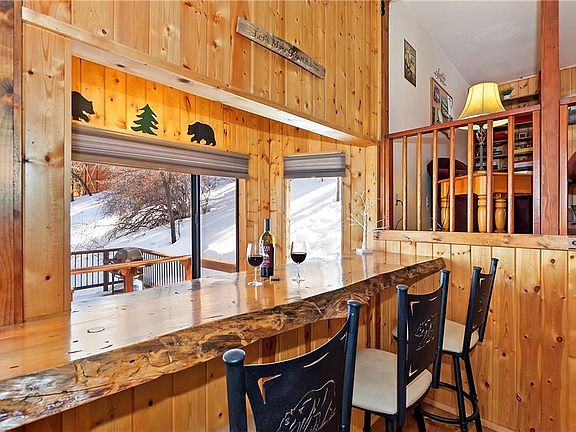 5th image of 459 Suncrest Ct