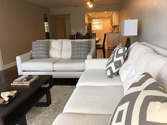 3rd image of 1750 Belleair Forest Dr APT A14