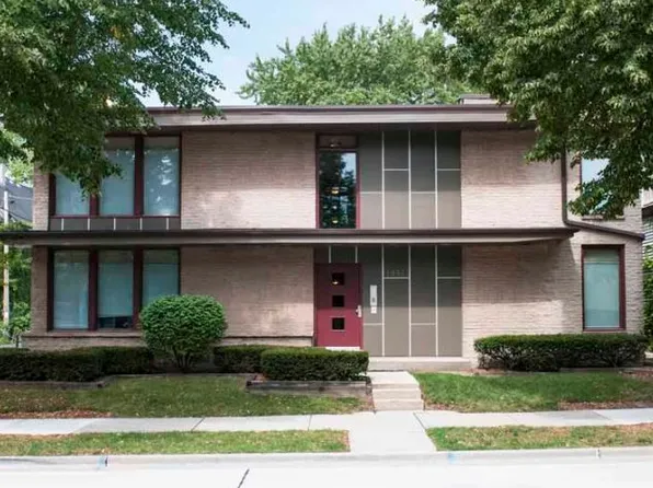 1851 N Oakland Ave, Milwaukee, WI 53202