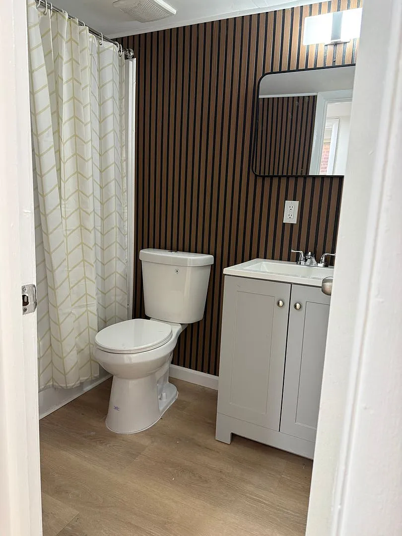 Spacious 2-Bedroom Apartment near the Lake! — Photo 4