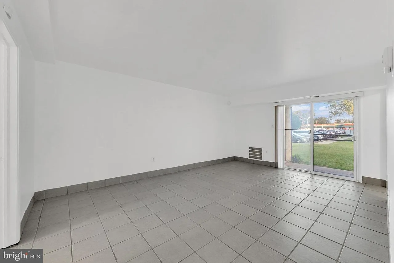 1 bed, 840 sqft, $1,600 — Photo 2