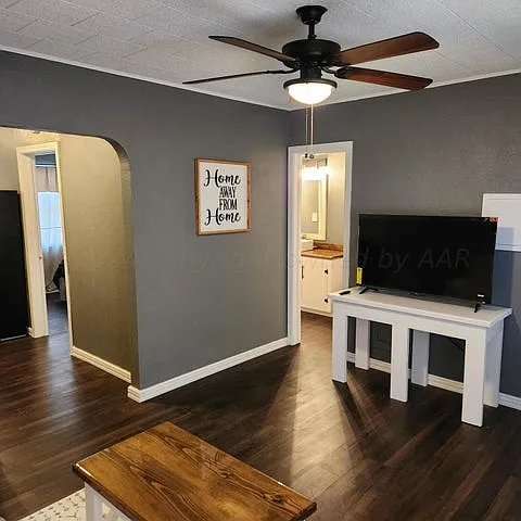 1 bed, $1,100 — Photo 3