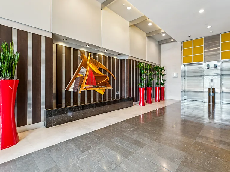 333 W Trade St #22 — Photo 39