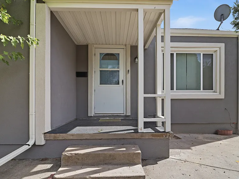 Harrison St — Photo 3