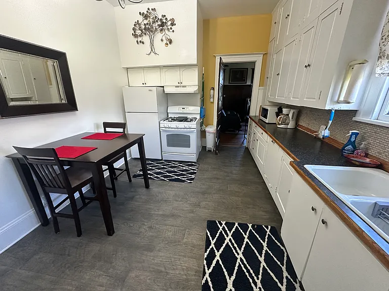 2121 Colby Ave #7 — Photo 10