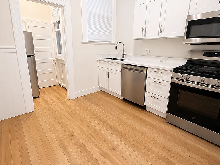 686 Lombard St #686 — Photo 8