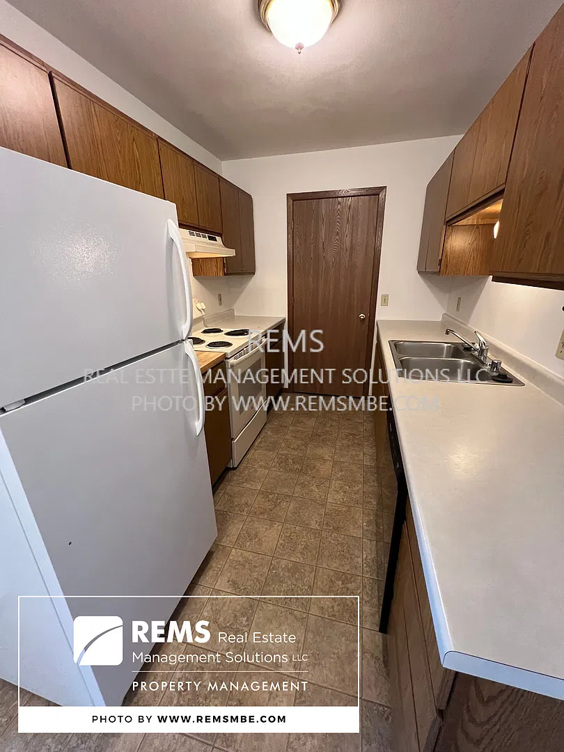 564 East Slifer Street — Photo 2