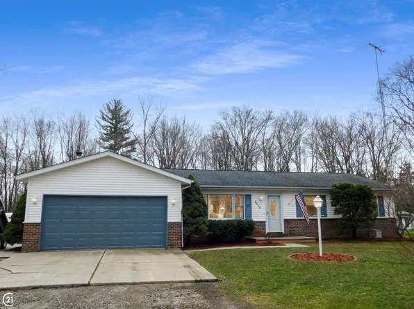 6073 N Birch Hill Dr, Smiths Creek, MI 48074