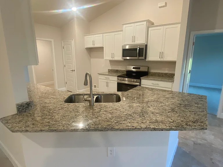2593 Englewood Rd — Photo 3