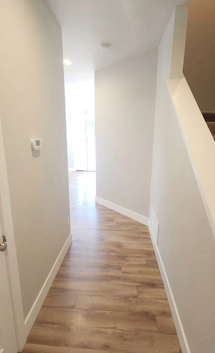 4 bed, 2127 sqft, $4,600 — Photo 3