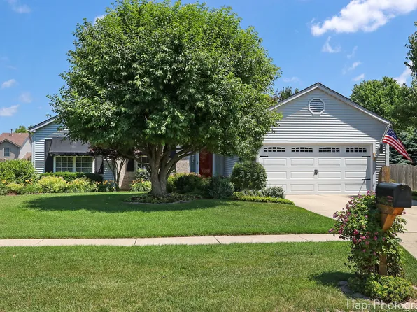 318 Inverness Trl, McHenry, IL 60050