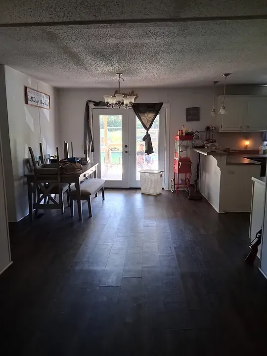 4 bed, 2200 sqft, $2,000 — Photo 3