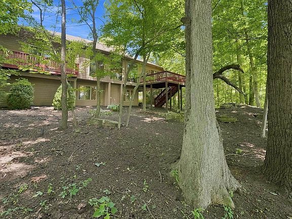 4th image of 10529 Woodland Rdg W