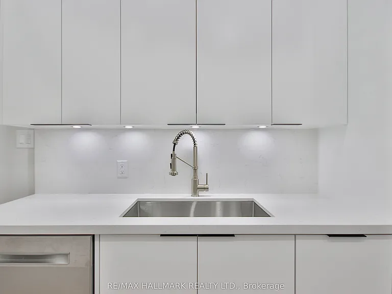 639 Broadview Ave #MAIN FL — Photo 18