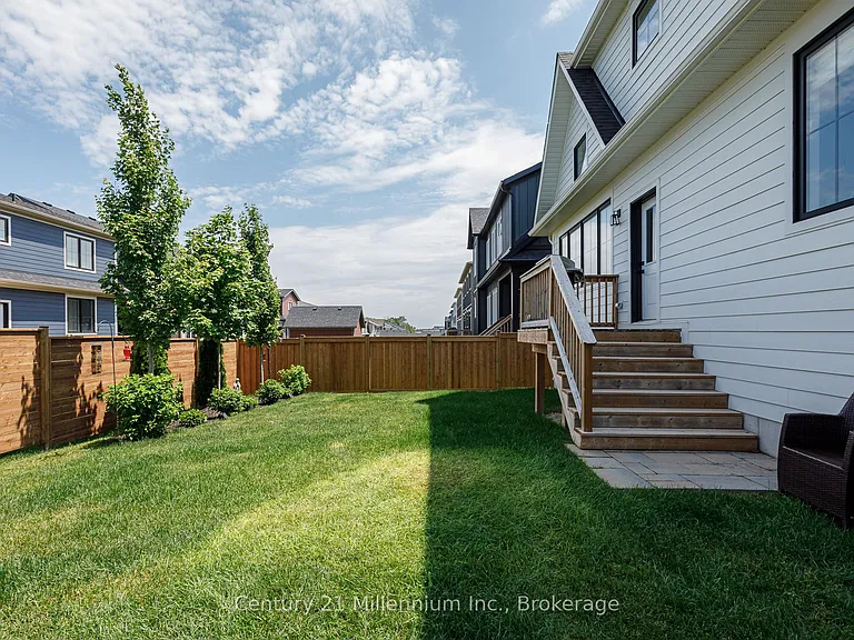 160 Sycamore St — Photo 40